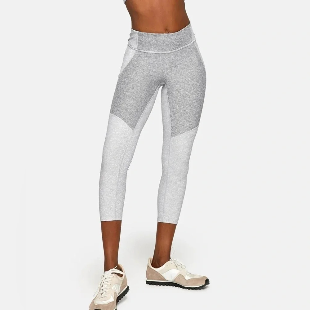 Outdoor Voices Warmup 3/4‎ Legging Light Grey with Darker Grey Sz Medium
